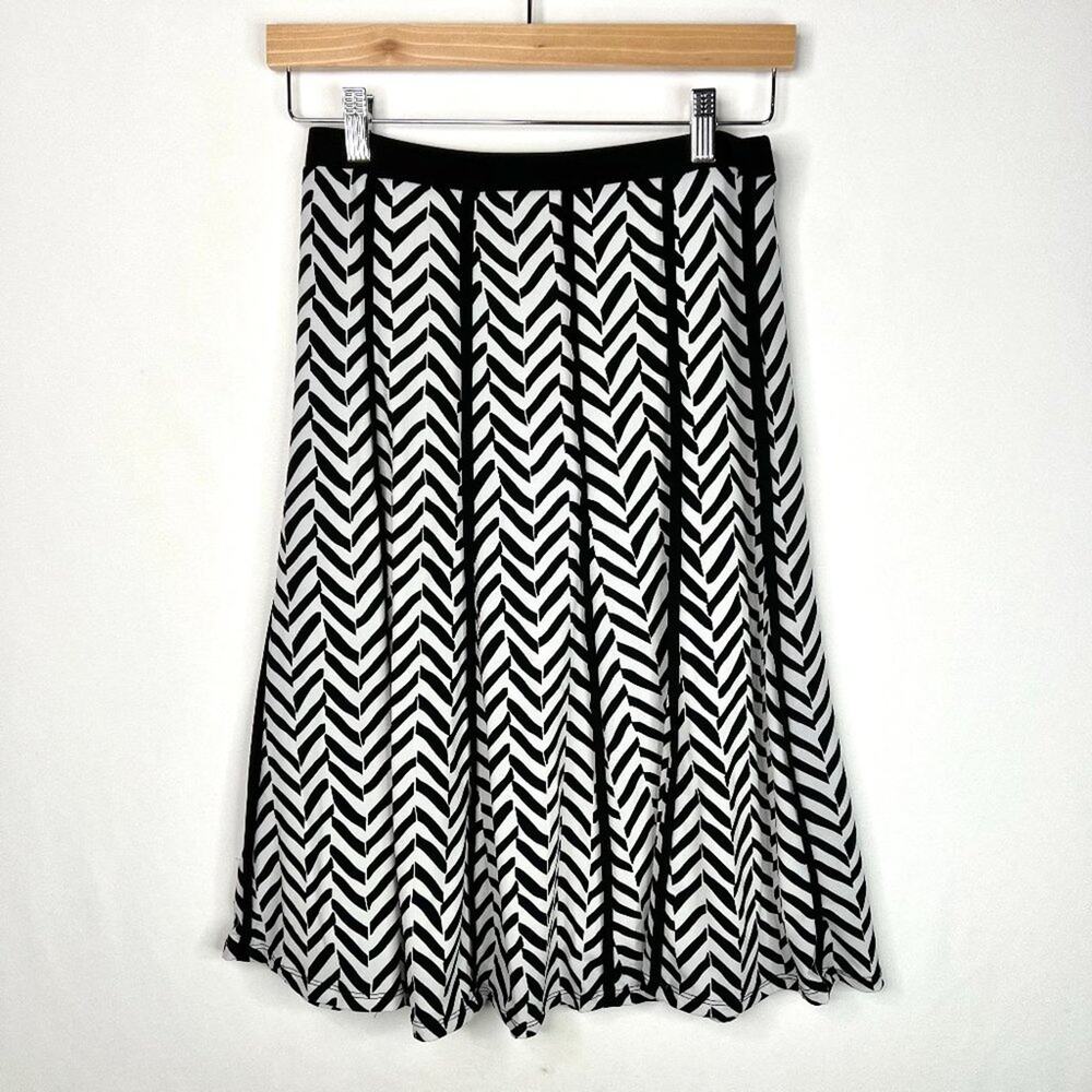 Maria Gabrielle B&W Chevron A-Line Skirt PM